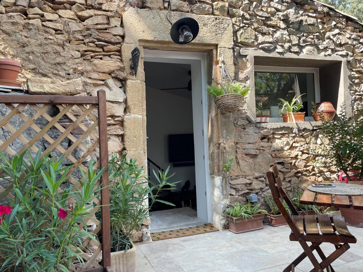 Villa Jolie annexe du mas dans le cœur de la garrigue nîmoise à Nîmes Extérieur photo