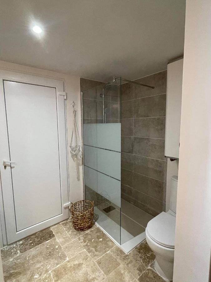 Villa Jolie annexe du mas dans le cœur de la garrigue nîmoise à Nîmes Extérieur photo