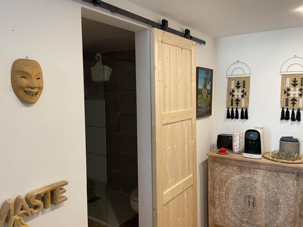 Villa Jolie annexe du mas dans le cœur de la garrigue nîmoise à Nîmes Extérieur photo