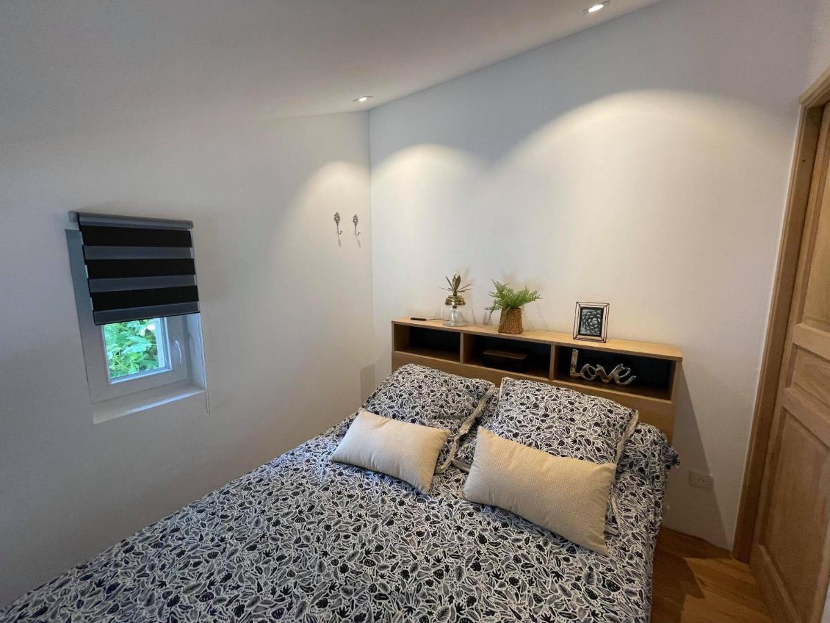 Villa Jolie annexe du mas dans le cœur de la garrigue nîmoise à Nîmes Extérieur photo