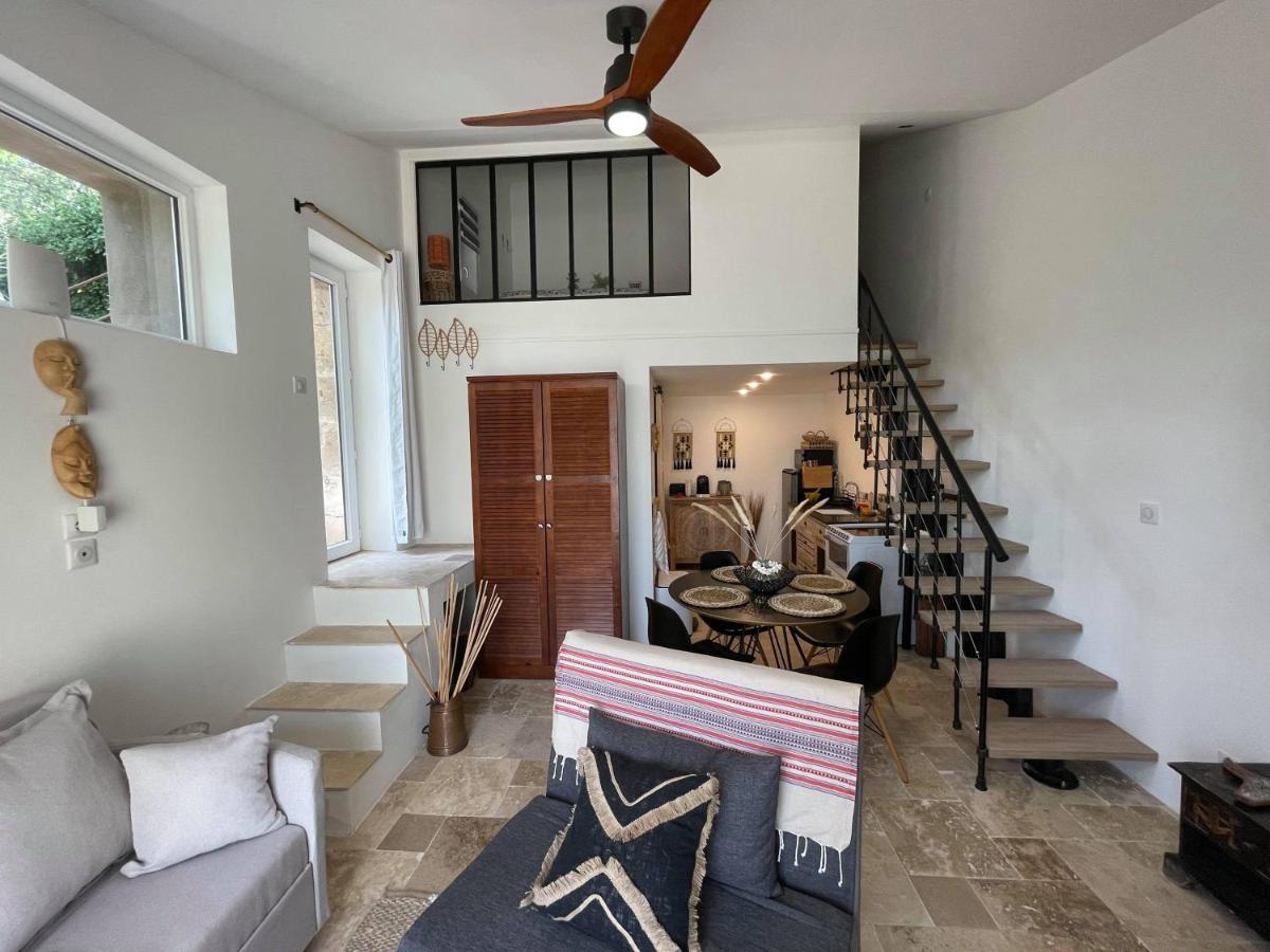 Villa Jolie annexe du mas dans le cœur de la garrigue nîmoise à Nîmes Extérieur photo