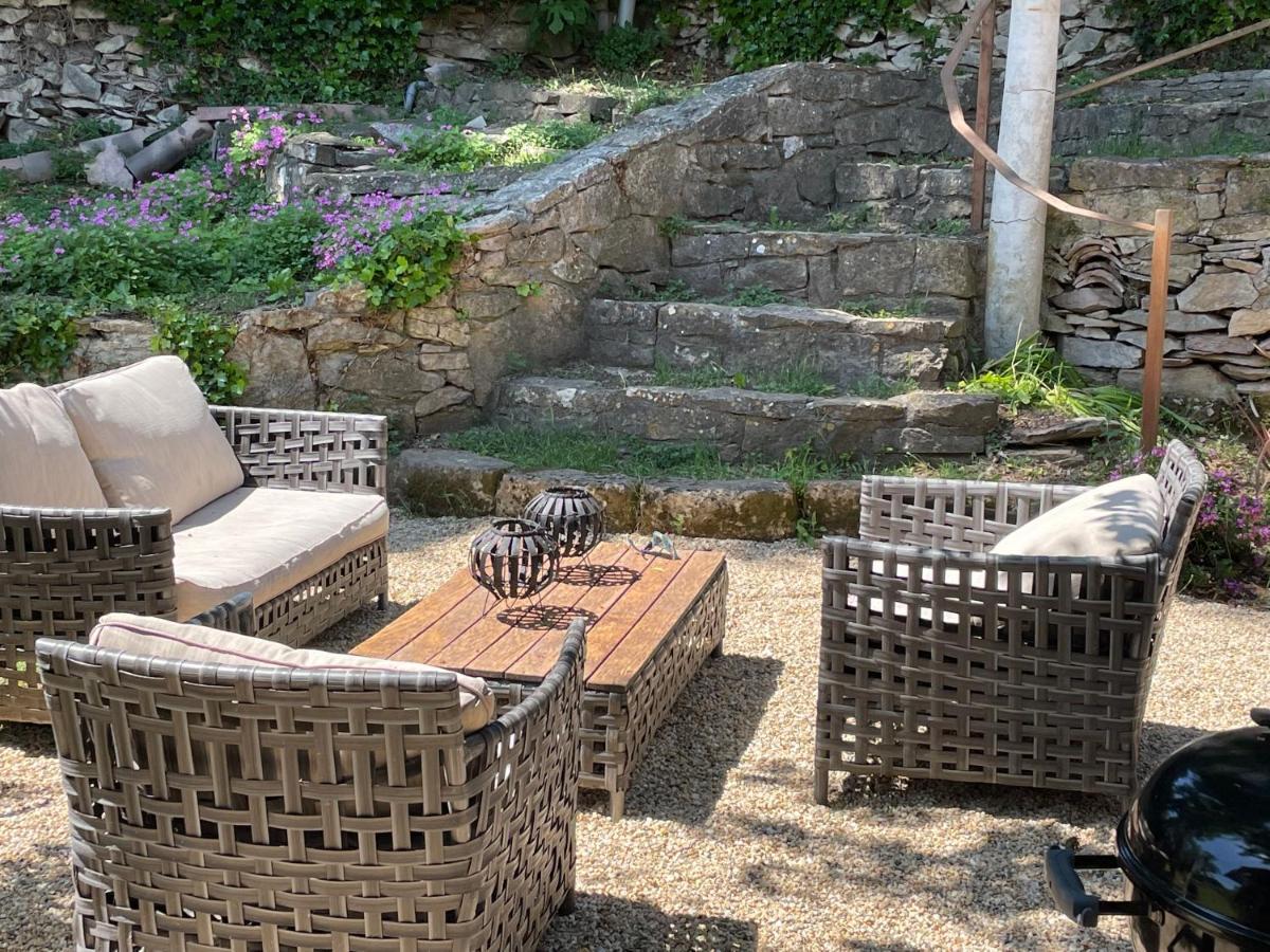 Villa Jolie annexe du mas dans le cœur de la garrigue nîmoise à Nîmes Extérieur photo