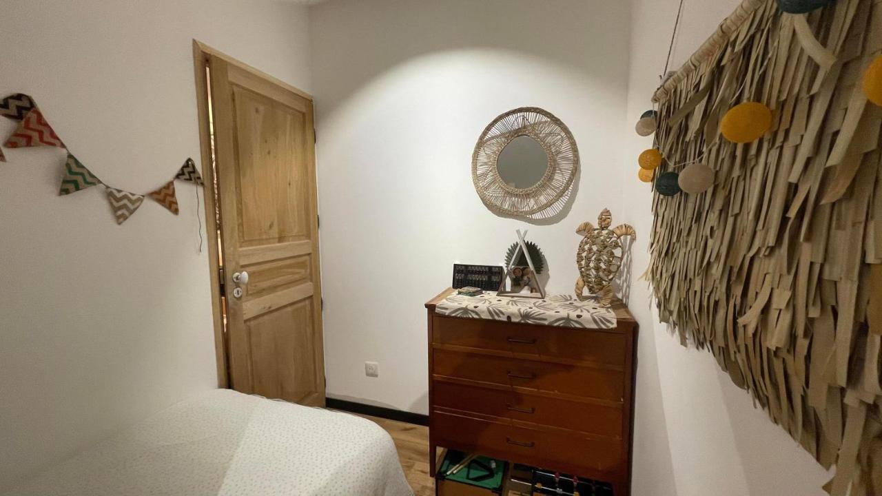 Villa Jolie annexe du mas dans le cœur de la garrigue nîmoise à Nîmes Extérieur photo