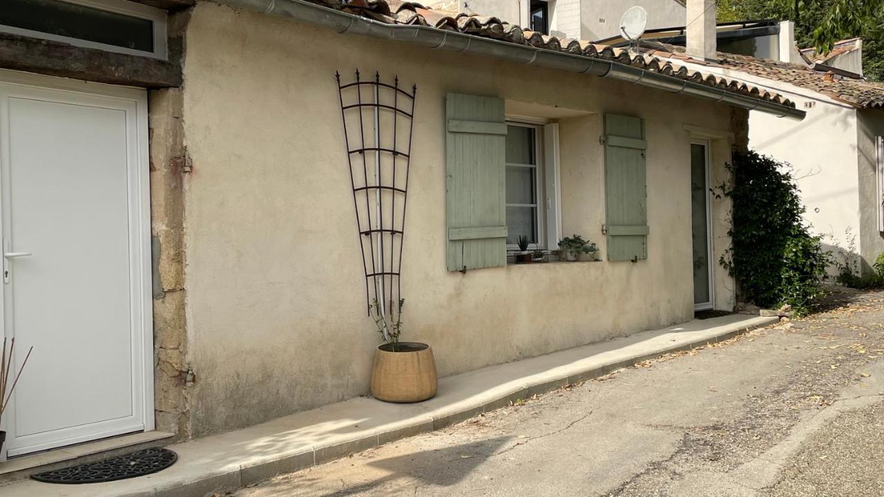 Villa Jolie annexe du mas dans le cœur de la garrigue nîmoise à Nîmes Extérieur photo