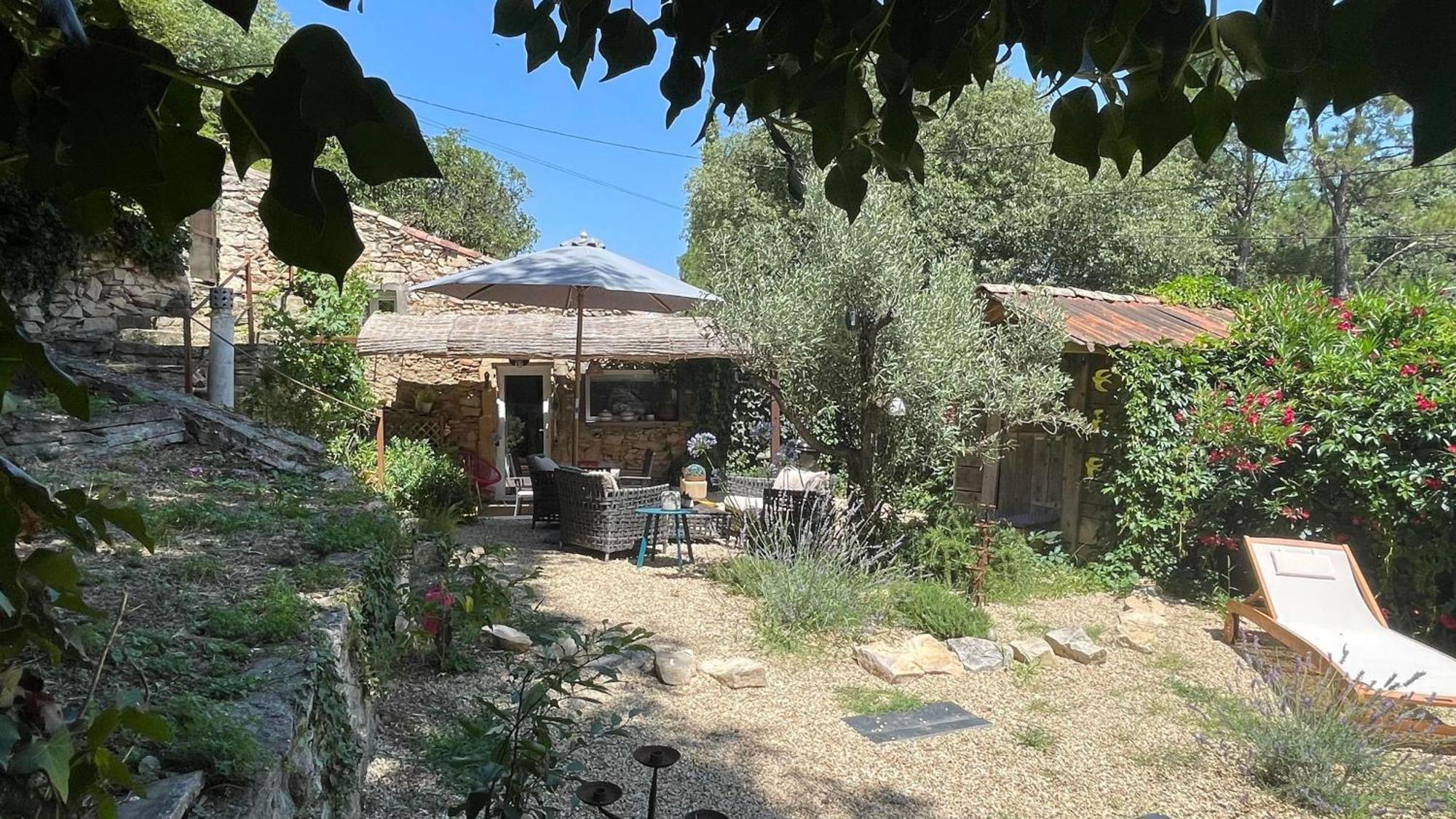 Villa Jolie annexe du mas dans le cœur de la garrigue nîmoise à Nîmes Extérieur photo
